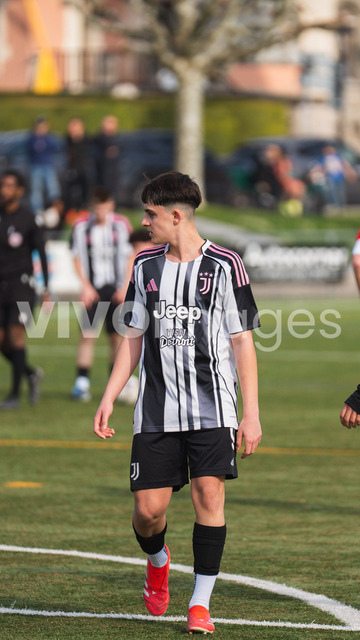 juv_lut_fmachado-0180 | Images from the Juniors B match between Juventus Academy and FC Lutry, played on 18 March 2026 in Lutry, Switzerland, featuring players, coaching staff and match action throughout the game.