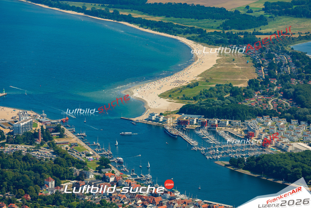 Luftaufnahme Travemünde Lübeck - Die Luftaufnahme wurde 2025 vom UL-Flugzeug heraus erstellt ( ohne Drohne ) - Hochauflösende Luftaufnahme - für professionelle Ausdrucke geeignet. Die Geschenkidee !Mit Lizenz und Bildrechte bestellbar