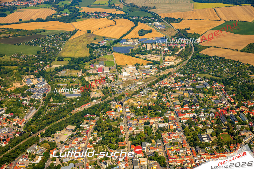 Luftbild der Stadt Apolda - Die Luftaufnahme wurde 2025 vom UL-Flugzeug heraus erstellt ( keine Drohne ) - Hochauflösende Luftaufnahme - für professionelle Ausdrucke geeignet. Die Geschenkidee !Hier alle&nbsp;Infos zur Lizenzierung der LuftaufnahmeWir fliegen auch dieses Jahr wieder in Ihre Region um Luftbilder zu erstellen.- Luftbild anfragen