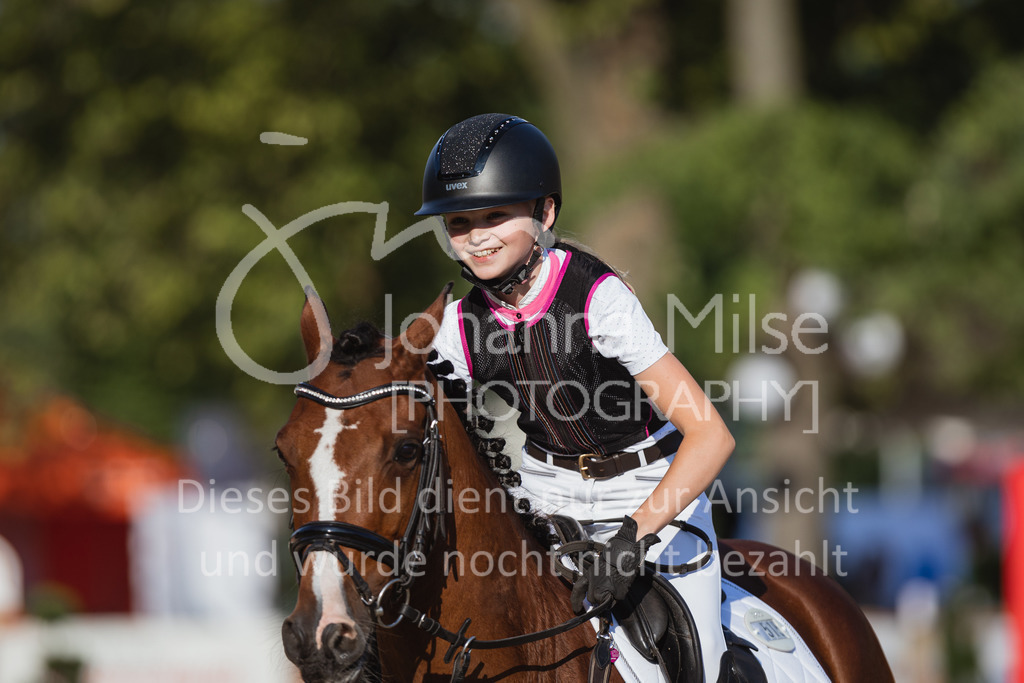 220825_Delbrueck_PonyTrophy-205 | Deine schönsten Turniermomente als professionelle Fotos! Entdecke hochwertige Pferdesport-Fotografie im Online-Shop. Jetzt Fotos finden & bestellen!