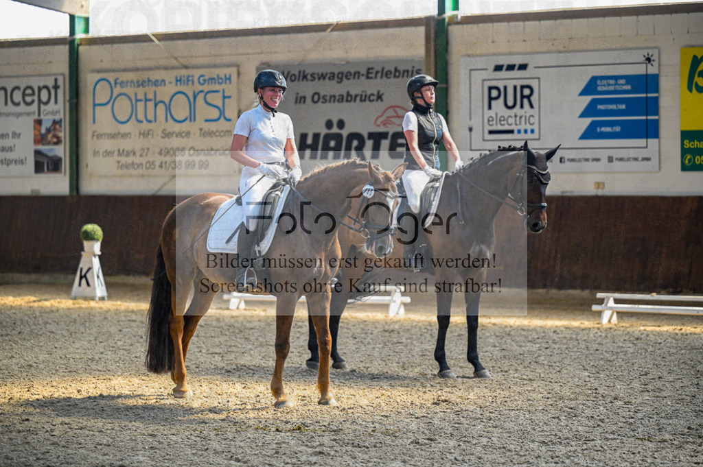 Reitturnier Voxtrup | Entdecke hochwertige Reitturnierfotos von Foto Oger. Professionell, emotional und authentisch – jetzt Lieblingsmomente im Shop bestellen.Deutschlandweite Turnierfotografie. - Realisiert mit Pictrs.com