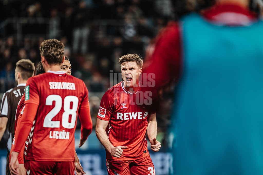Fußball | Männer | Saison 2025/2026  | Fußball-Bundesliga | 30. Spieltag | FC St. Pauli vs. 1. FC Köln | 17.04.2026 | Marius Bülter (#30, 1. FC Köln) jubelt nach einer Abwehraktion