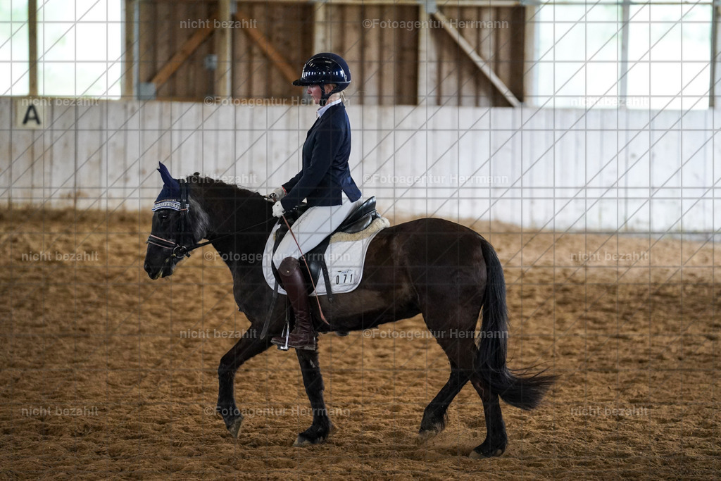 20230518-FAH04224 | Frühjahrsturnier, landberg am Lech, 2023, Reitclub Landsberg, Turnierbilder, Fotos Turnier Landsberg, Fotoagentur Herrmann, Turnierfotografen Bayern, reitsport Fotograf, Pferde Fotograf