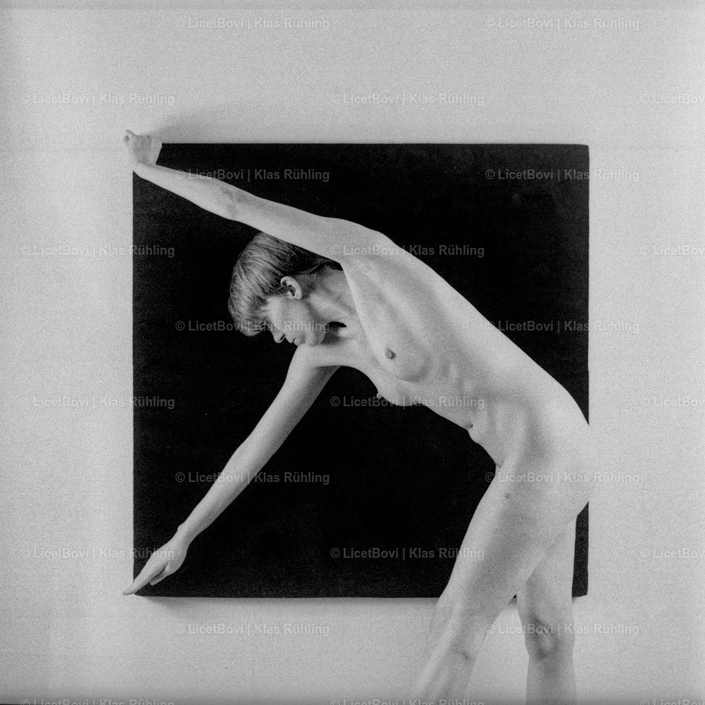 Das schwarze Quadrat | Edited negative scan of HP Delta 400 developed in CaffenolFrom the series "The black square",2021with BlodysnoopyRecommended material: Alu-Dibond, Canvas - Realisiert mit Pictrs.com