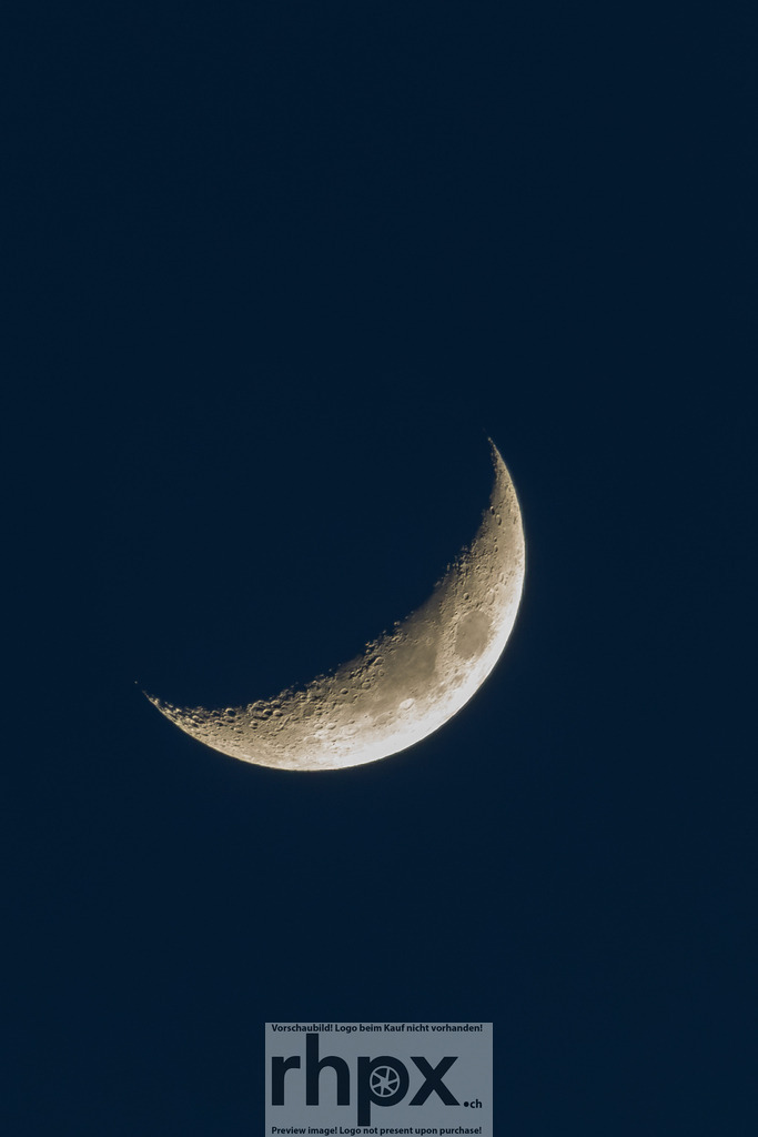 Mond | Stimmungsvolle Fotokunst aus Luzern. Erlebe den Pilatus, den See und die Stadt Luzern in exklusiven Aufnahmen in der Fotogalerie & Shop. - Realisiert mit Pictrs.com