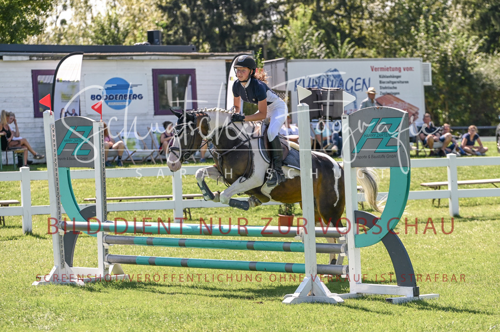 Schugtsche-Düren.2024.04-Stilspringprf.E-35 | Schugtsche Fotografie - Realisiert mit Pictrs.com