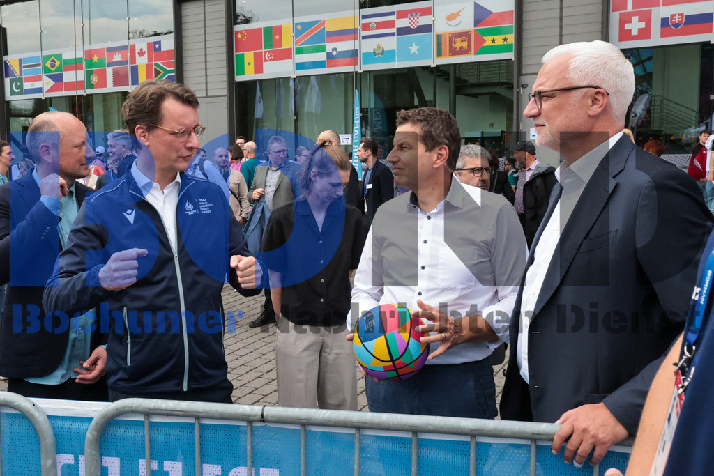 SES_TTG3X320250717-156 | bond - Realisiert mit Pictrs.com