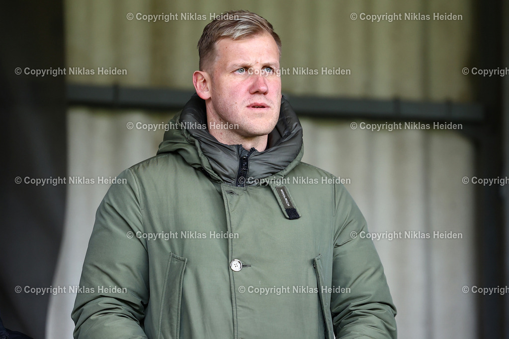 NH_Altona93_Hannover96U23_RegionalligaNord_28032026 | Jan-Philipp Rose (Trainer, ETSV Hamburg)Fußball I Herren I Regionalliga Nord I Saison 2025-2026 I 28. Spieltag I Altona 93 - Hannover 96 U23 I 26.03.2026 I Adolf-Jäger-Kampfbahn