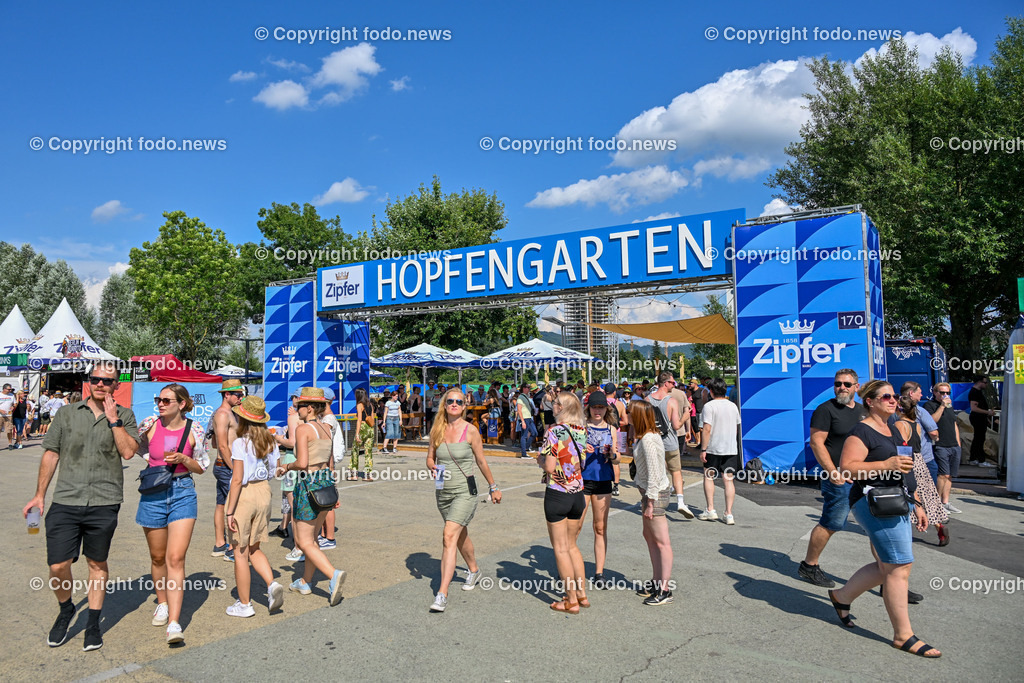 Lido Sounds Festival Linz 2024_ 28.06.2024-32 | 28.06.2024, Linz, AUT, Lido Sounds Festival Linz 2024, im Bild Besucher, Menschen, Musik, Festival