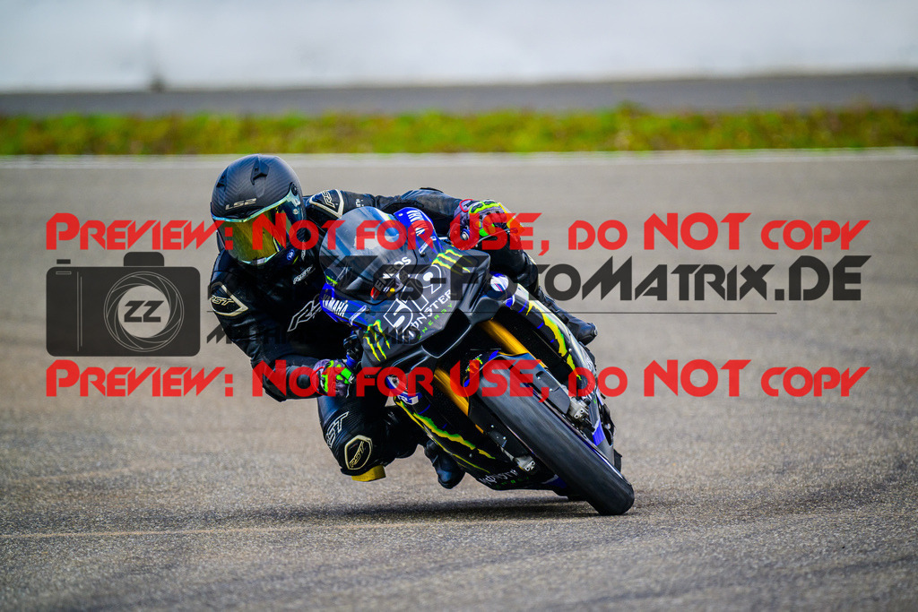 MaZZes_FotoMatrix_240910_6007705_1725 | WEISS