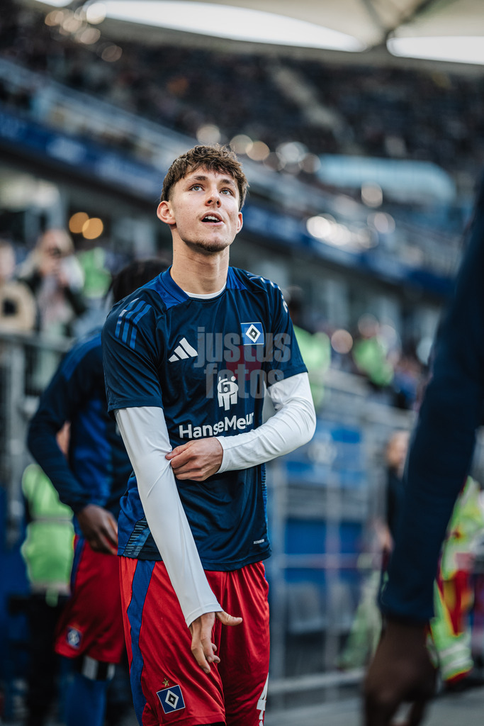 Fußball | Männer | Saison 2024/2025 | 2. Fußball-Bundesliga | 11. Spieltag | Hamburger SV vs. 1. FC Nürnberg | 03.11.2024 | Otto Emerson Stange (#49, HSV) vor dem Spiel