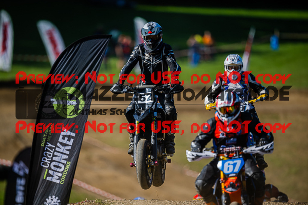 MaZZes_FotoMatrix_220904_6733 | UE40