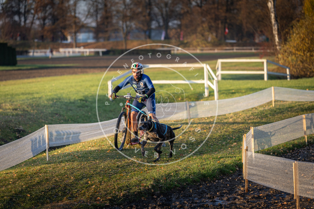 CaniXpix_DV3A9726 | Hundefotografie, Tierfotograf, Pfotenfotografie, Fotoshooting Hund, Hunde Portrait, Hundesport, Hundeportraits, Heideshooting, Hunde, Sportfotograf, Hundefotograf, Turnierhundsport, THS,  - Realisiert mit Pictrs.com