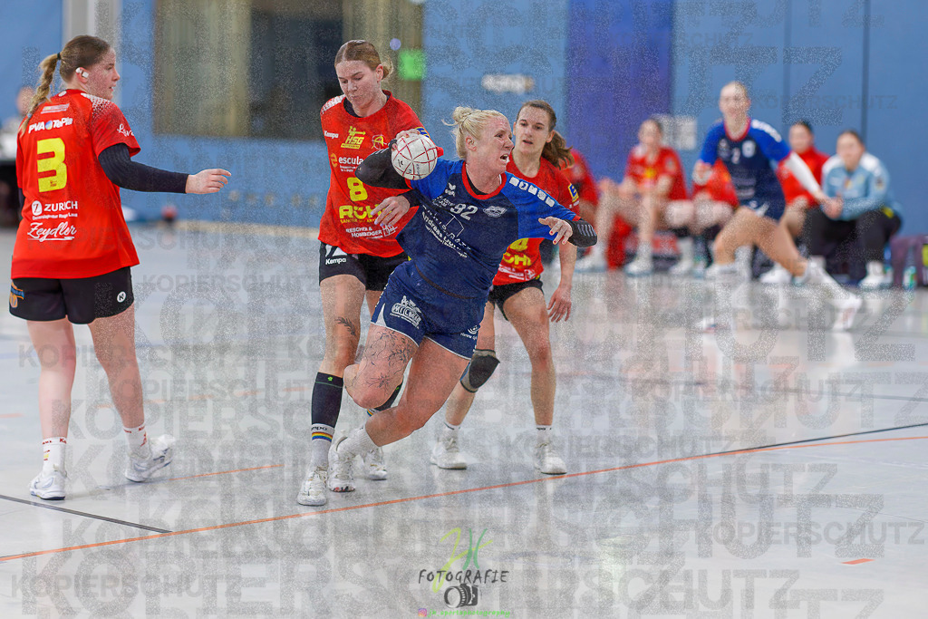 Frauen Regionalliga (HHV); HSG Wettenberg - TV Hüttenberg | Frauen Regionalliga (HHV); HSG Wettenberg - TV Hüttenberg am 06.12.2025 in Launsbach (Wettenberg) (Halle GS Launsbach (Wettenberg))Photo © 2025 - Jörg Heinrich - Realisiert mit Pictrs.com