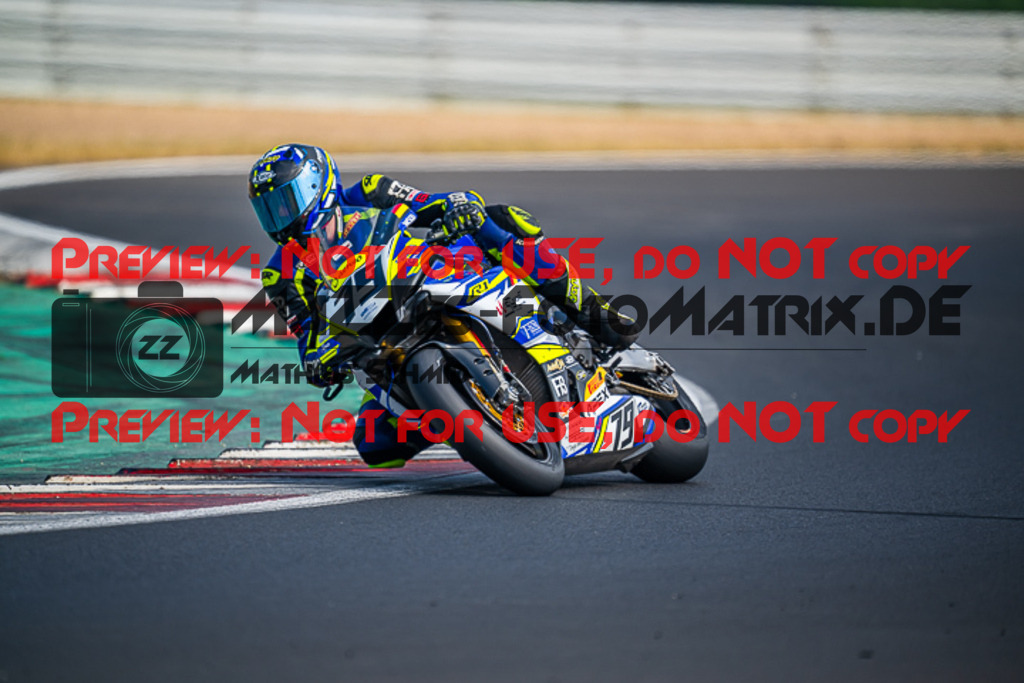 MaZZes_FotoMatrix_220626_6484 | PROSUPERSTOCK