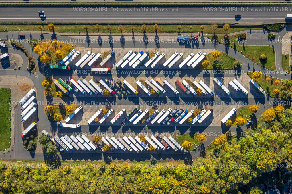 Hamm251001714 | Luftbild, Serways Raststätte Rhynern mit LKW Parkplatz an der Autobahn A2, Formen und Farben, Stadtbezirk Rhynern, Hamm, Ruhrgebiet, Nordrhein-Westfalen, Deutschland