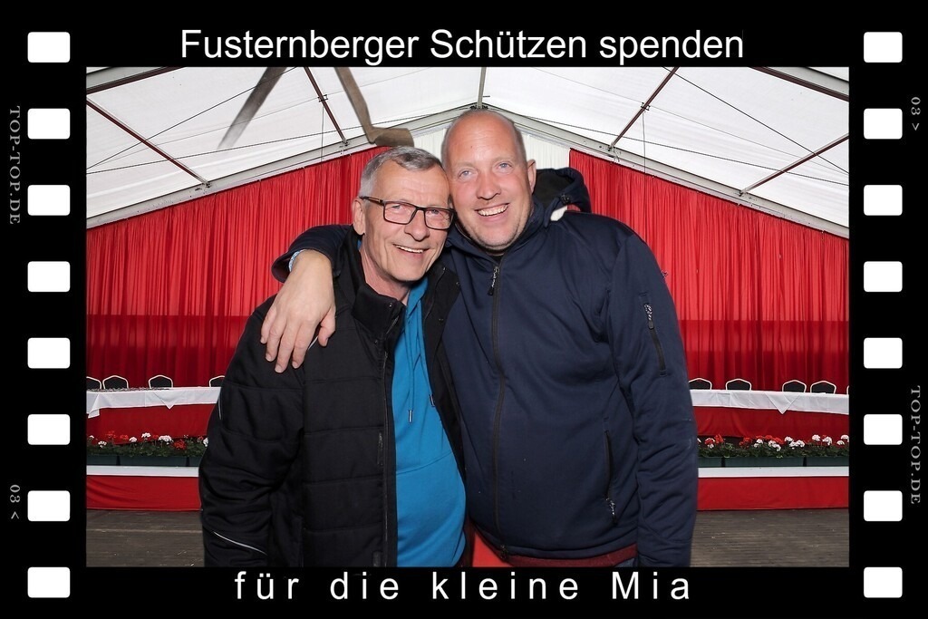 top-top.de 240928-083 | Foto, Video, Fotografie, Videografie, Fotobox, DJ, Discjockey, Musik, Musikbox, Veranstaltung, Photobooth, Amazon, Ebay, Buchtipp, Bestseller, Autor, Verlag, Buch, Wesel, Hamminkeln, NRW, Dinslaken, Rees, Drohne, Hochzeit, Party, Fotobox, Wesel, Fotograf