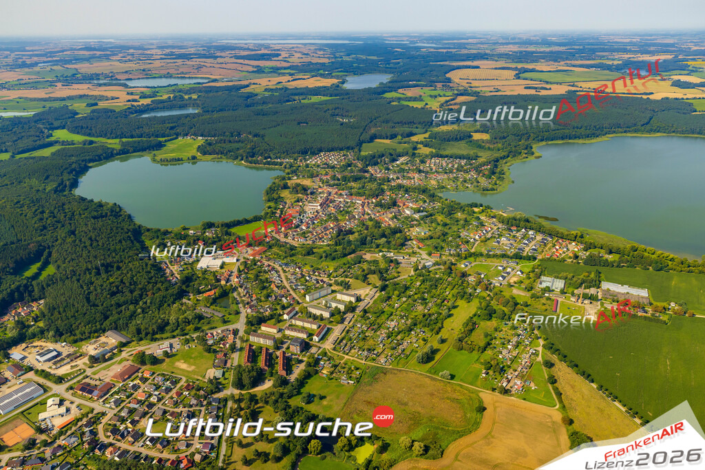 Großer Wariner See Glammsee Warin Bild- Das Luftbild wurde 2025 vom UL-Flugzeug heraus erstellt ( keine Drohne bzw. Drohnenaufnahme ) - Hochauflösende Luftaufnahme -Nicht vergleichbar mit Google Maps oder Satelittenbilder- Die Geschenkidee !Mit Lizenz und Bildrechte bestellbar - CC