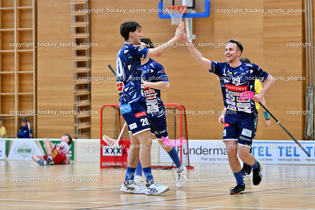 VSV Unihockye vs. KAC Floorball | Jubel VSV Unihockey Mannschaft, #20 David Gredler VSV Unihockey, #29 Anze Brajic VSV Unihockey, VSV Unihockye vs. KAC Floorball, VSV Unihockye vs. KAC Floorball am 13.04.2025 in Villach (Ballspielhalle St. Martin), Austria, (Photo by Bernd Stefan)