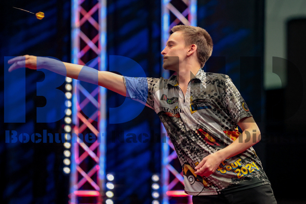 PDC European Darts Open 2024 | {headline}(Foto: Sebastian Sendlak / BOND) - Realisiert mit Pictrs.com