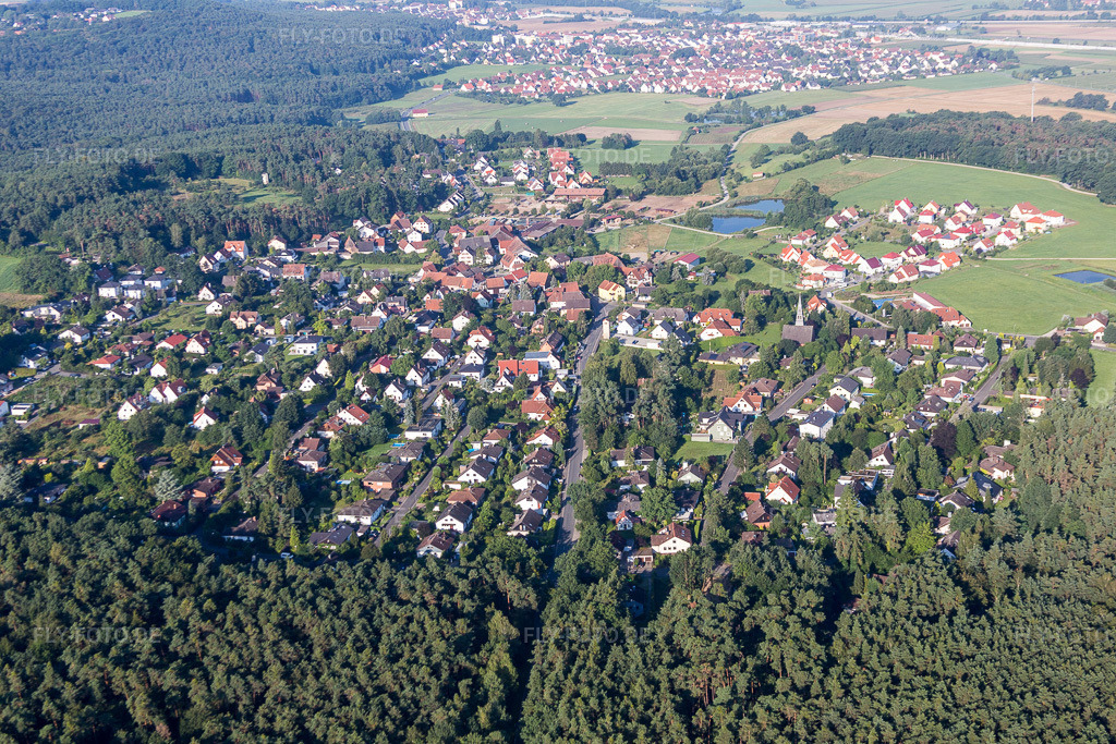 Luftbild: Siedlungsgebiet im Ortsteil Bräuningshof in Langensendelbach im Bundesland Bayern in Deutschland. Foto: IMG_092649.jpg vom 07.08.2016 durch Werner Riehm/FLY-FOTO.de