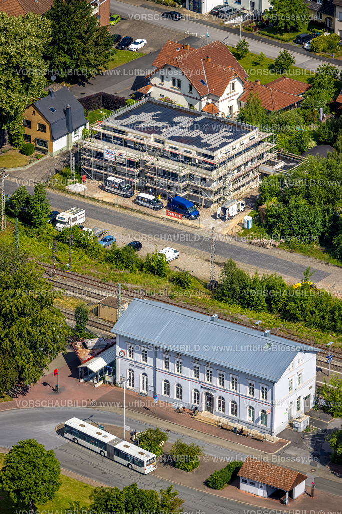 Werl220600760 | Luftbild, Bahnhof Werl und Baustelle mit Neubau zwischen An der Bundesbahn und An der Kleinbahn, Werl, Soester Boerde, Nordrhein-Westfalen, Deutschland