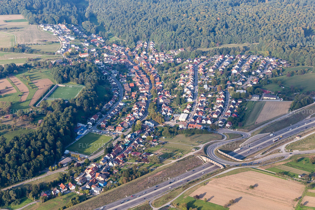 Luftbild: Ortsteil Mutschelbach im Ortsteil Untermutschelbach in Karlsbad im Bundesland Baden-Württemberg in Deutschland. Foto: IMG_103612.jpg vom 23.09.2017 durch Werner Riehm/FLY-FOTO.de