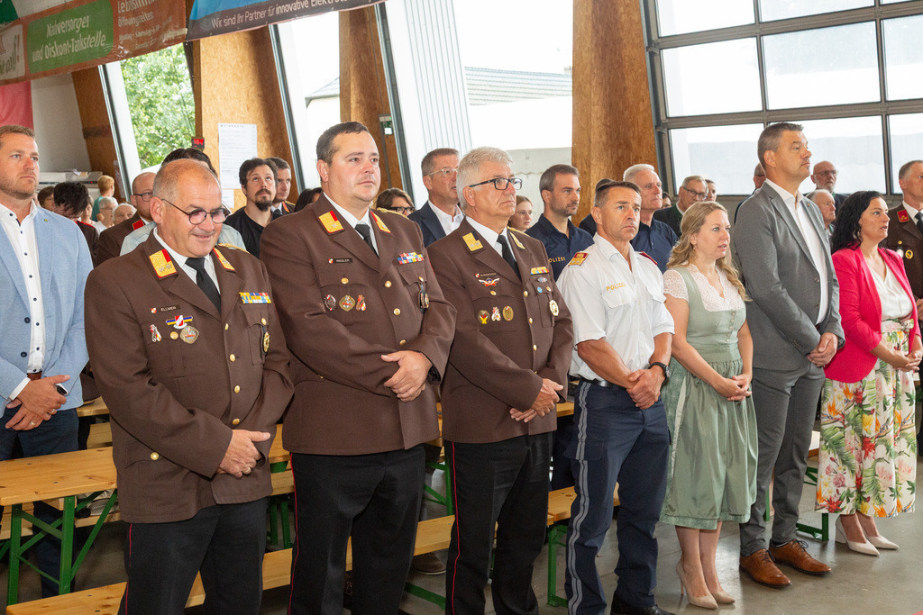 12_Festmesse_012 | Fotodoku der Festmesse im FF-Haus Loosdorf anlässlich der Fahrzeugweihe und in Dienststellung der neuen Einsatzfahrzeuge der FF-Loosdorf.