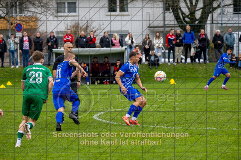20251116_144138_0244 | #,KSG Eislingen (grün) vs. Croatia 2012 Geislingen (blau), Fussball, Kreisliga A3 - Bezirk Neckar/Fils, 13. Spieltag, Saison 2025/2026, Rasensportplatz KSG, Albstraße 69, 73054 Eislingen, 16.11.2025 - 14:30 Uhr,Foto: PhotoPeet-Sportfotografie/Peter Harich