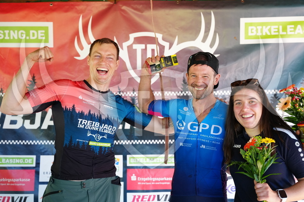 FC101214 | Fotogalerie der Treibjagd im Dunkelwald - Dein MTB Etappenrennen im Erzgebirge - Realisiert mit Pictrs.com
