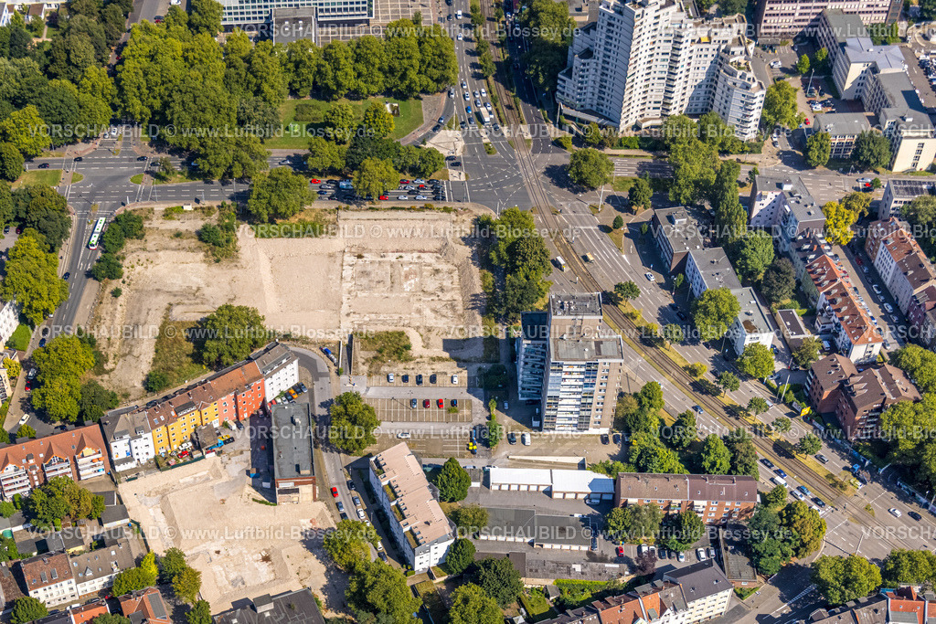 Gelsenkirchen240809050GE-Sued | Luftbild, Wohngebiet und Brachfläche Baugelände ehemaliges Zentralbad, Schalke, Gelsenkirchen, Ruhrgebiet, Nordrhein-Westfalen, Deutschland