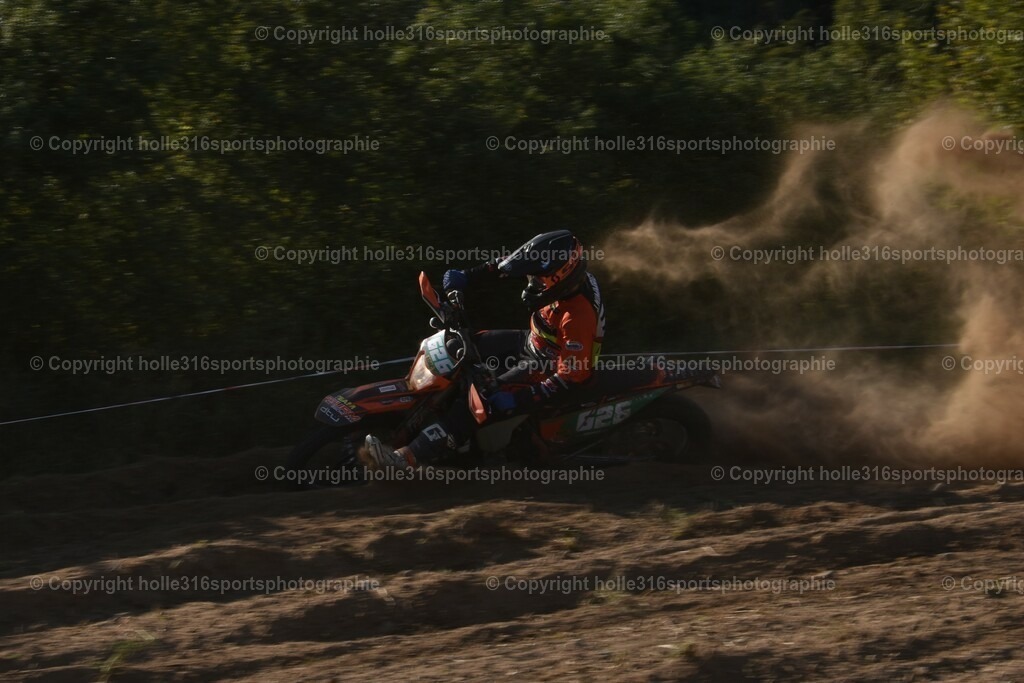 DSC_0412 | Sportfotografie , Motorsport, Motoross, Reitsport, Mointainbike, Enduro,
Landschaft , Outdoor, Eventfotografie, Landschaft, Bilder online bestellen - Realisiert mit Pictrs.com