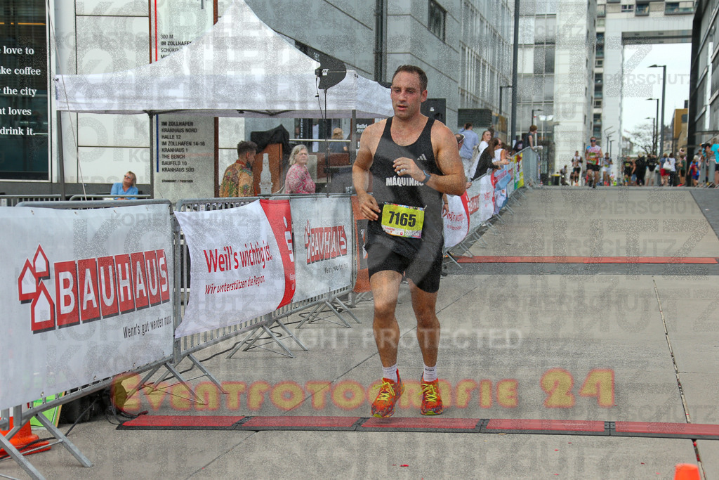 250920_1516_EX1_8717 | Sportfotografie im Rhein-Sieg Kreis, Köln, Bonn, NRW, Rheinland Pfalz, Hessen, etc. Unser Tätigkeitsfeld umfasst den Laufsport vom Volkslauf über den Marathon, Duathlon, Triathon bis zum Ultralauf wie Kölnpfad Ultra oder Schindertrail.