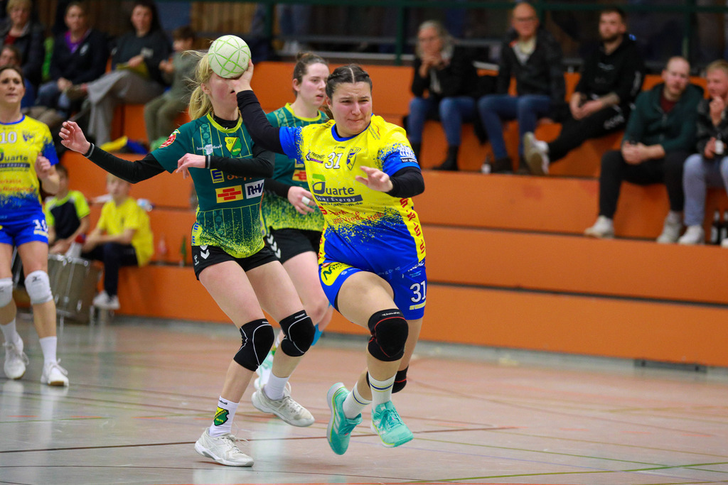 SVN_ SVFriedrichsfeld_141224_030 | Bildergalerie von Sport-Ereignissen aber auch von weiteren spannenden Dingen - nicht nur vom Niederrhein. In Anlehnung an den bekannten Spruch von Hanns Dieter Hüsch heißt das Motto: "Niederrhein ist überall".  - Realisiert mit Pictrs.com