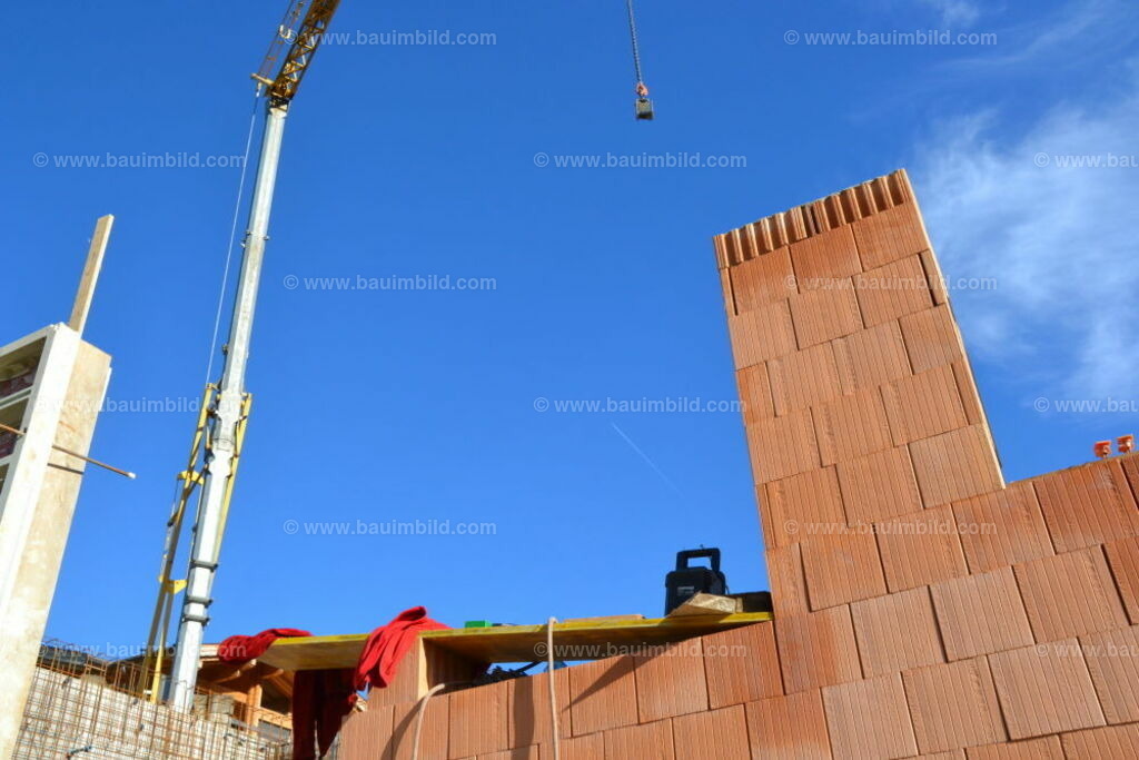 bib-lg07-mauerarbeiten-0146 | Nach LV-Leistungsgruppen sortierte Detailfotos über den Bau eines Hauses. Alle Hausbau-Bilder direkt vom Urheber und Autor der Website Haus-Selber-Bauen.com