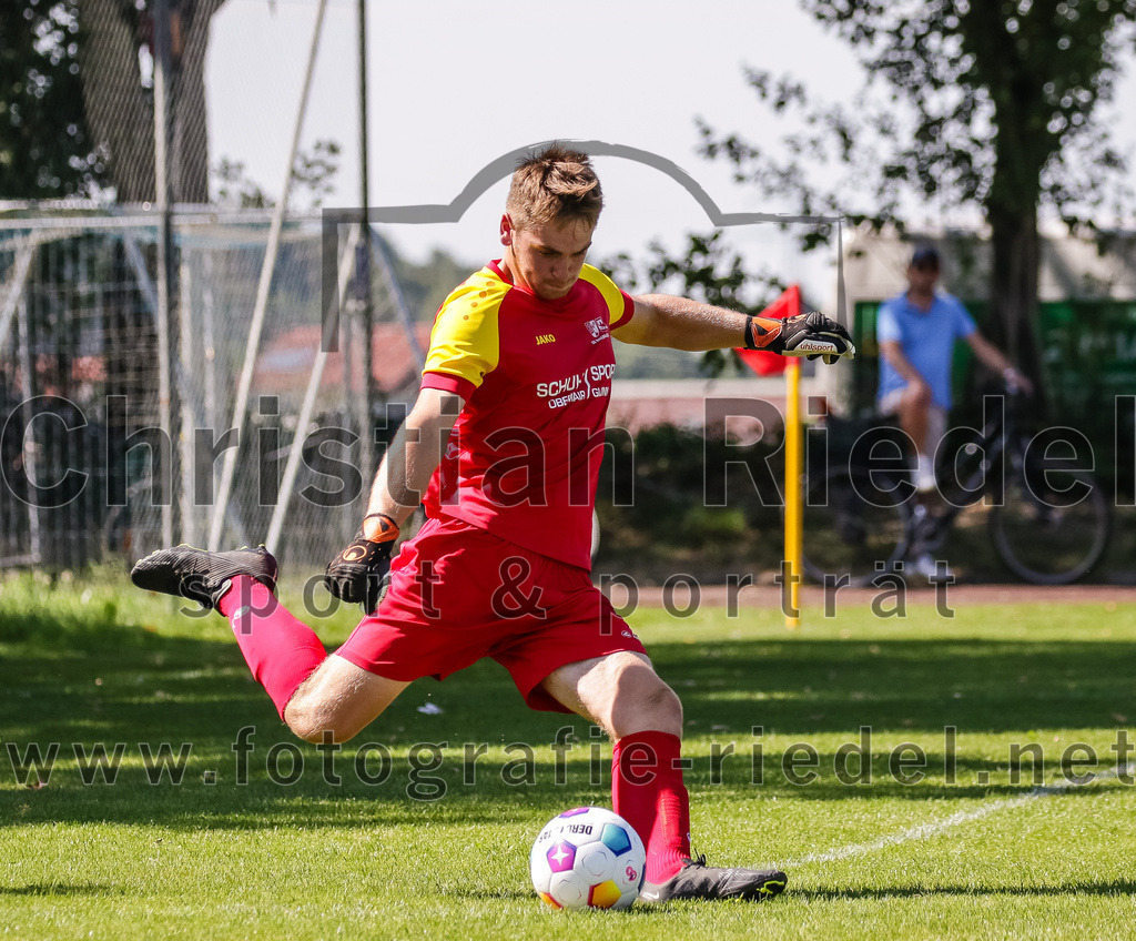 2023-08-20_009_SV_Hohenlinden_gegen_SV_Buch | Hohenlinden, Deutschland, 20.08.2023:
Fußball, A-Klasse 2023 / 2024, 1. Spieltag, SV Hohenlinden gegen SV Bruck, Endergebnis: 5:1

Torwart Simon Heiler (SV Bruck, #1)

Foto: Christian Riedel / fotografie-riedel.net