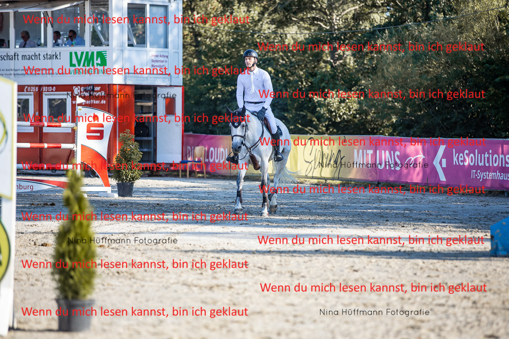 BK1A8699 | Turnierbilder Turnierfotos Nina Hüffmann Turnierfotografie Pferdefotografie Tierzeichnung Haustierzeichnung Pferdezeichnung Hundezeichnung Videograf  - Realisiert mit Pictrs.com