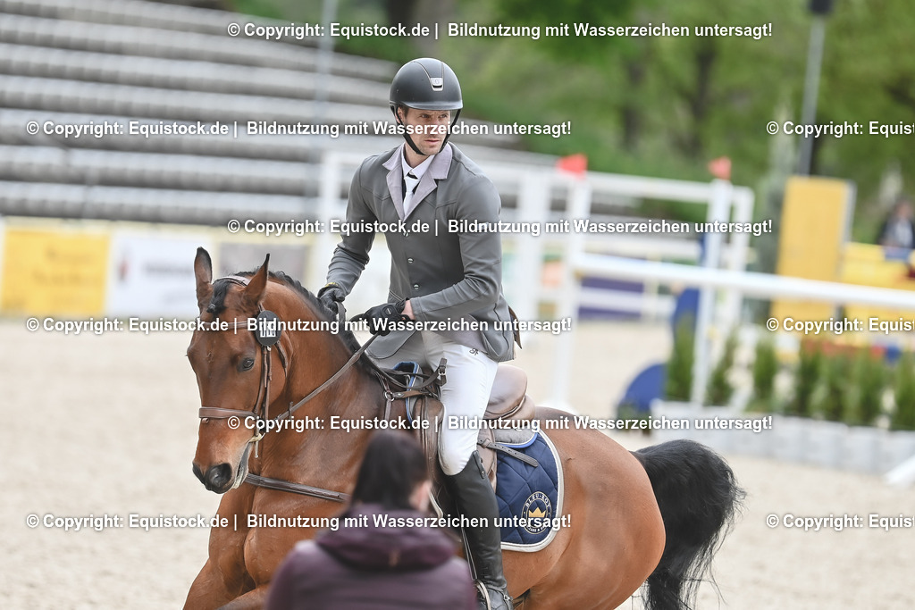 20230514_CCI4_Springen_0134 | equistock
