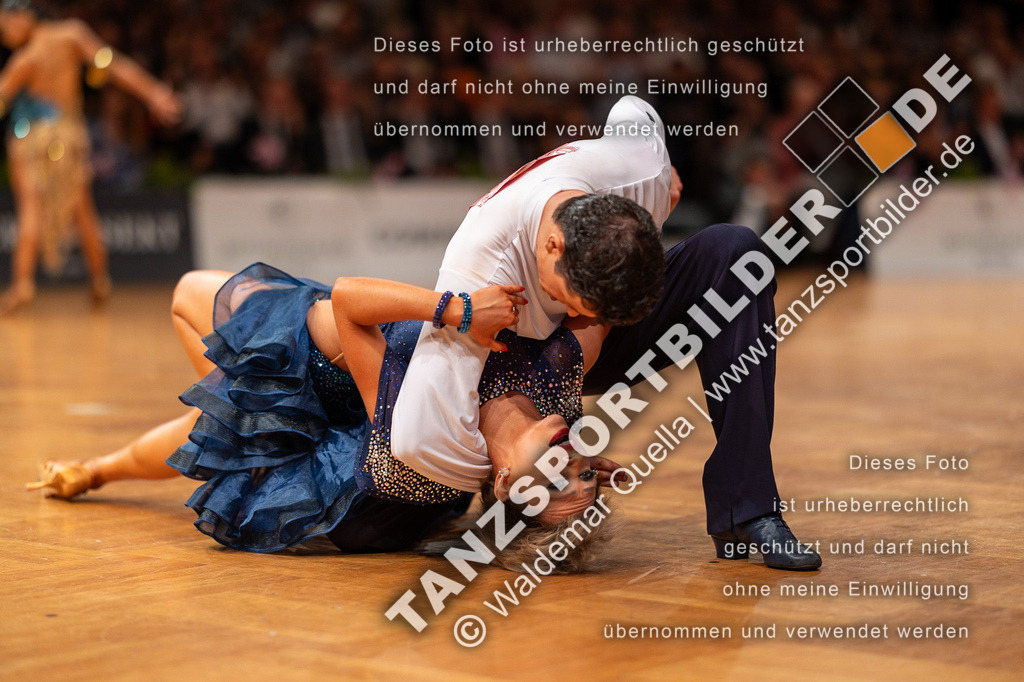 20230812-15041 | Hier finden Sie Tanz Bilder vom Latein und Standard Formationen tanzen. Sportbilder vom Tanzsport. Schöne Fotos und von Weltmeisterschaft, Europameisterschaft, Bundesliga, Regionalliga, Oberliga und Landesliga sowie von GOC Stuttgart, DanceComp, WM Bremen