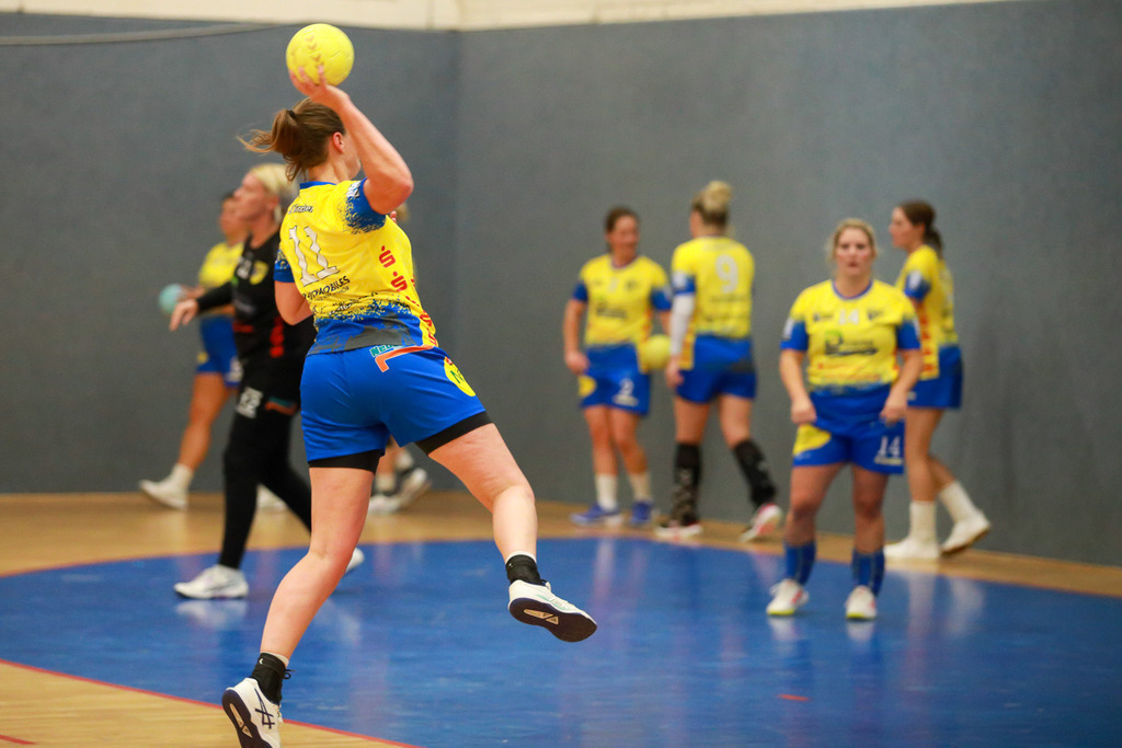 HcTvRhedeII_SvNeukirchen_150924_012 | Bildergalerie von Sport-Ereignissen aber auch von weiteren spannenden Dingen - nicht nur vom Niederrhein. In Anlehnung an den bekannten Spruch von Hanns Dieter Hüsch heißt das Motto: "Niederrhein ist überall".  - Realisiert mit Pictrs.com