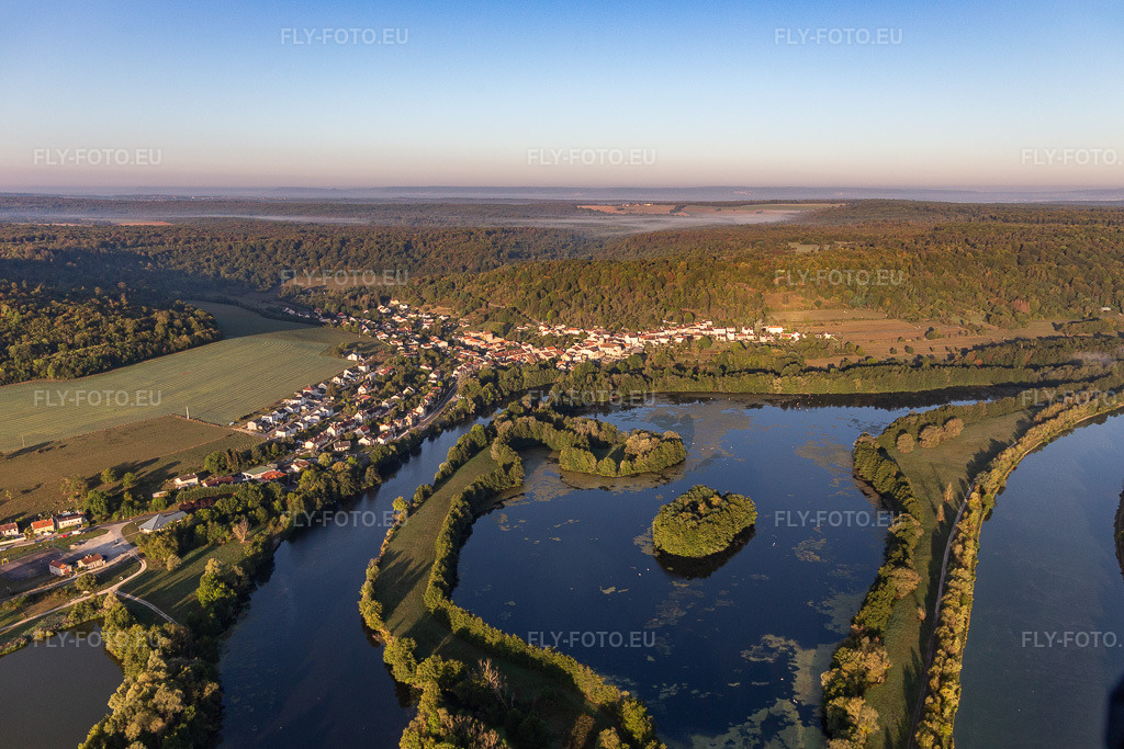 Vue aérienne: Moselle et canal de l'Est à Sexey-aux-Forges dans le département Meurthe et Moselle, France – .Photo: IMG_118071.jpg prise le 15/09/2019 par Werner Riehm/FLY-FOTO.eu – Résolution de l'original: 5329 x 3553 px