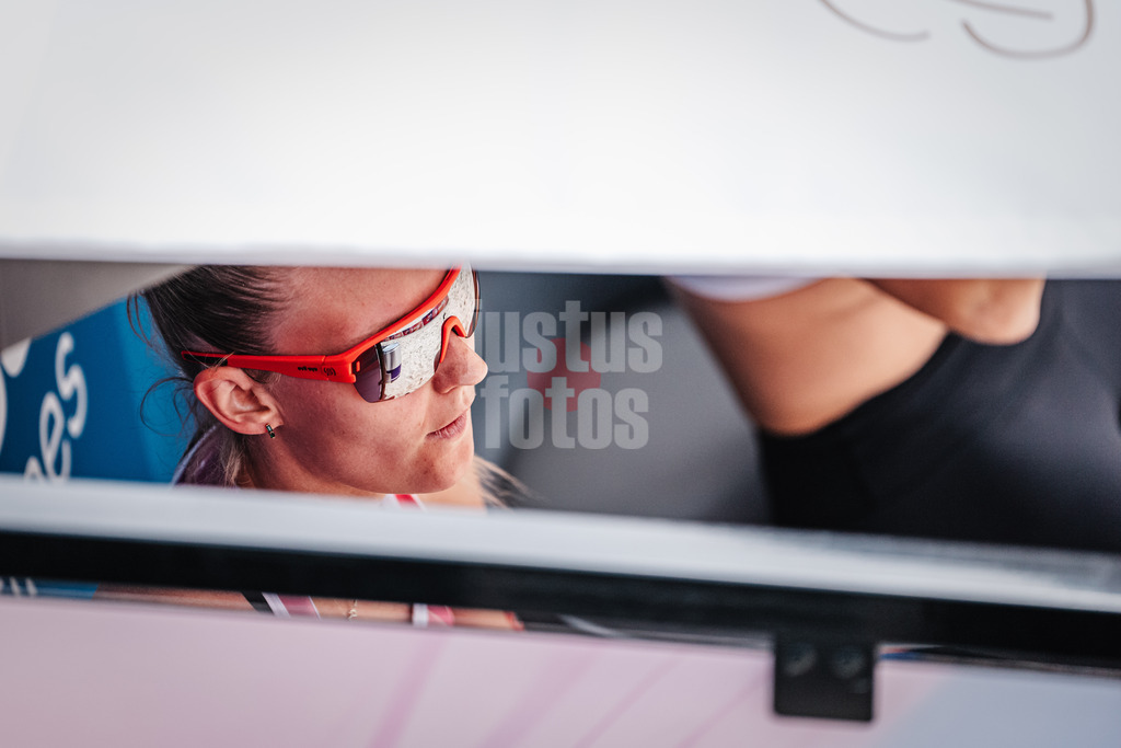 Beachvolleyball | Frauen | German Beach Tour 2024 | Tourstop Bremen | 06.06.2024 | Nele Schmitt auf der Spielerbank