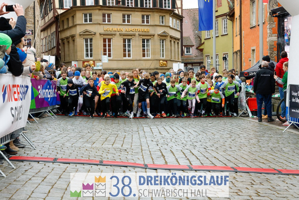 1700m Stadtwerke Jugendlauf | 3 Koenigslauf 2024 1700m Stadtwerke Jugendlauf - Realisiert mit Pictrs.com