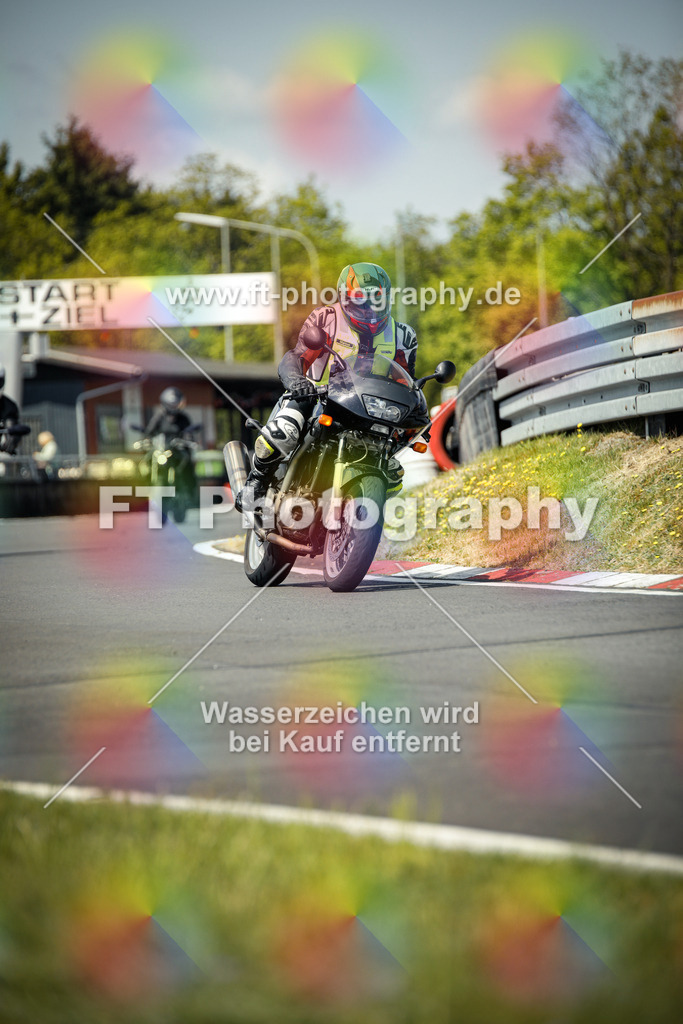 OBK_Mai_Martina_Markus-10793 | Hier findet Ihr Bilder von Touristenfahrten auf der Nürburgring Nordschleife oder von anderen Veranstaltungen die ich besucht habe. Viel Spass beim Durch Schauen 