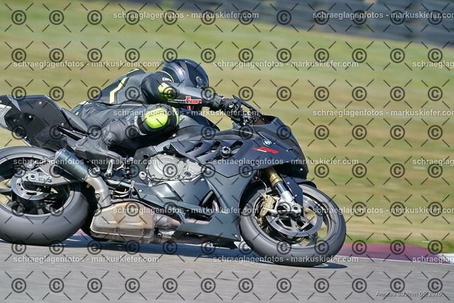 26BT02-0893 | markuskiefer.com - Realisiert mit Pictrs.com