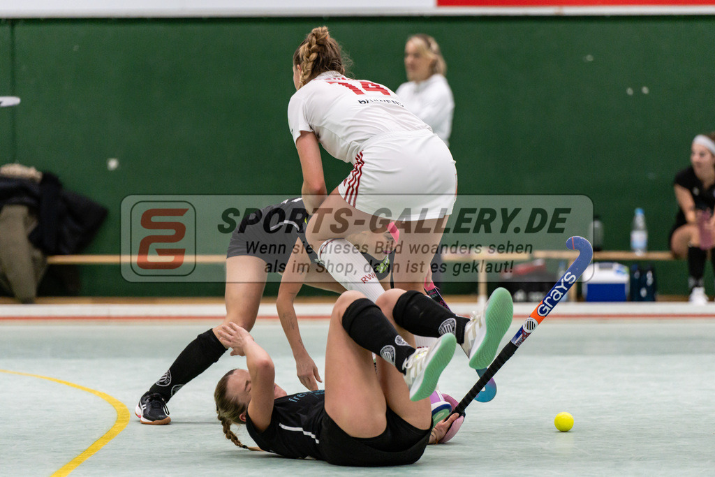 SFE_20250112_0041 | Köln, Deutschland, 12.01.2025:  ßHockey 1. Bundesliga Damen Rot-Weiss Köln - Schwarz-Weiß Köln im KTHC Stadion Rot-Weiss Köln Tennis and Hockey Club am 12.01.2025 in Köln, Deutschland. (Foto von Stephan Fehrmann)Köln, Germany, 12.01.2025: ßHockey 1. Bundesliga Damen Rot-Weiss Köln - Schwarz-Weiß Köln in KTHC Stadion Rot-Weiss Köln Tennis and Hockey Club at 12.01.2025 in Köln, Deutschland. (Foto from Stephan Fehrmann)