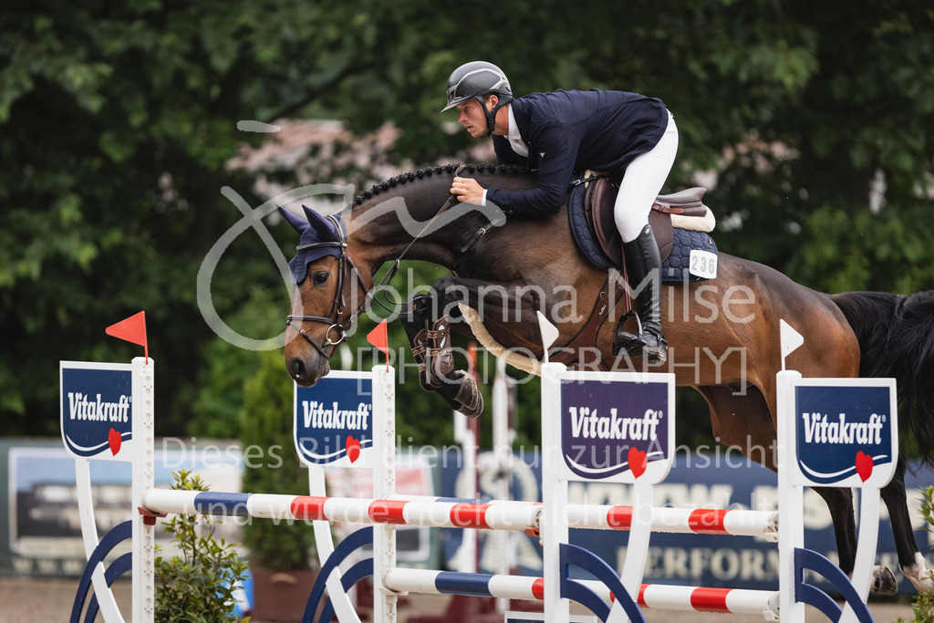 250610_Mühlen_SprPf-L1-315 | Deine schönsten Turniermomente als professionelle Fotos! Entdecke hochwertige Pferdesport-Fotografie im Online-Shop. Jetzt Fotos finden & bestellen!