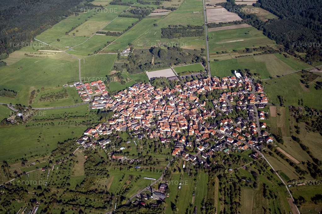 Luftbild: Ortsansicht von Südwesten im Ortsteil Büchelberg in Wörth im Bundesland Rheinland-Pfalz in Deutschland. Foto: IMG_7955.jpg vom 13.09.2007 durch Werner Riehm/FLY-FOTO.de