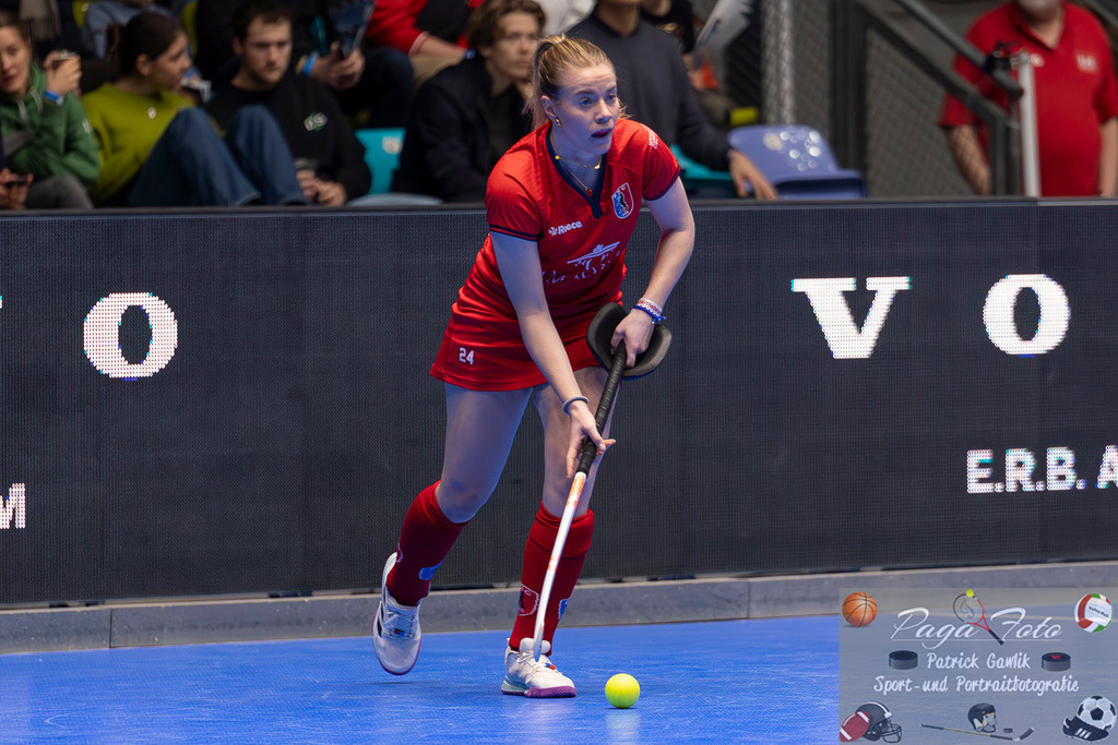 Volvo E.R.B. Final 4 Finale Frauen: Berliner HC - Mannheimer HC, 26.01.2025 | Ida-Marie Köllinger (Berliner HC #24) am Ball, Freisteller, Portrait, Porträt, Berliner HC - Mannheimer HC, Frankfurt, Süwag Arena, 26.1.2025 - Realisiert mit Pictrs.com