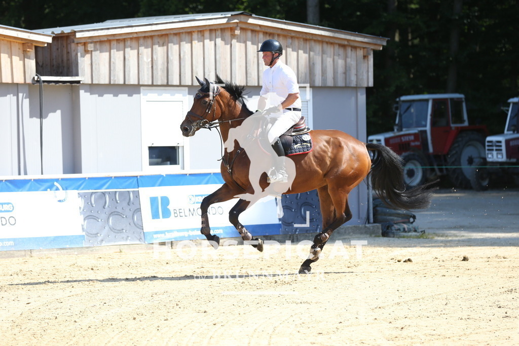 DL2Q4666 | Willkommen bei Brunnmayr - Design & Fotografie – Ihrem Spezialisten für Reitturniere und Pferdeveranstaltungen in Oberösterreich, Salzburg und Bayern! Seit über 17 Jahren sind wir leidenschaftlich dabei.